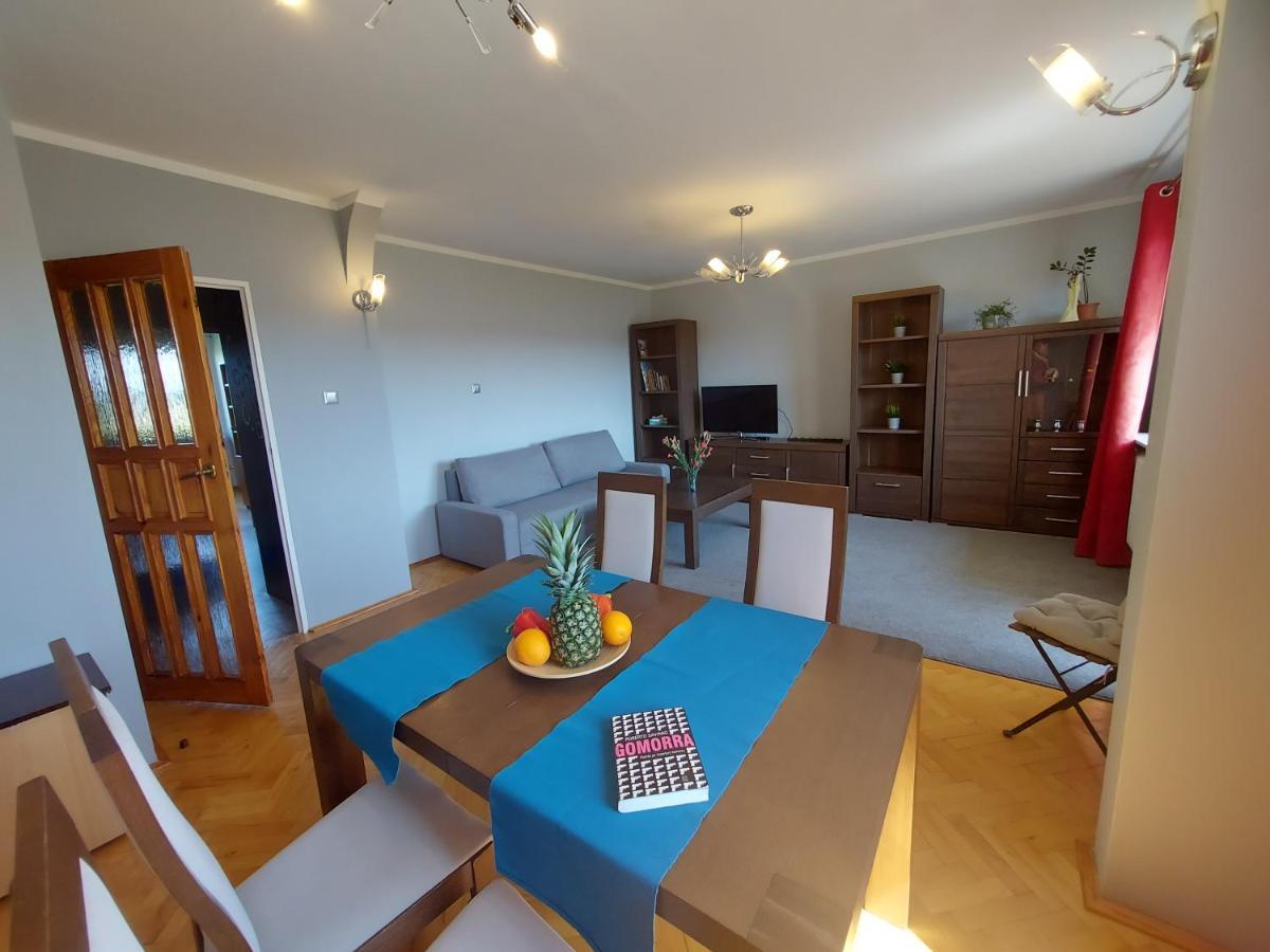 Wygodny Przestronny Apartament Janowskie Blonia 루미아 외부 사진
