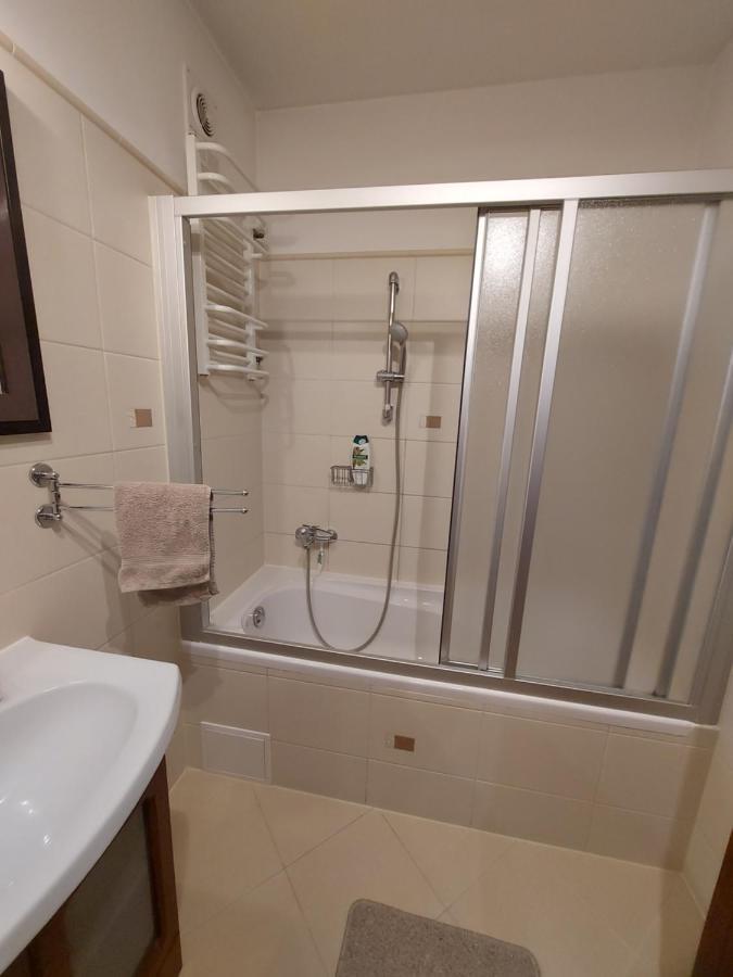 Wygodny Przestronny Apartament Janowskie Blonia 루미아 외부 사진